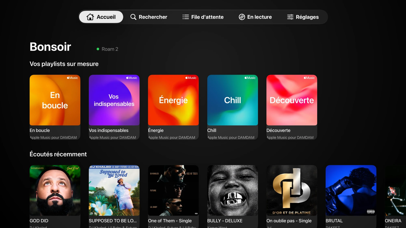 Platine sur Apple TV : la barre d'onglets en haut, les nouveautés Apple Music et l'enceinte Roam 2